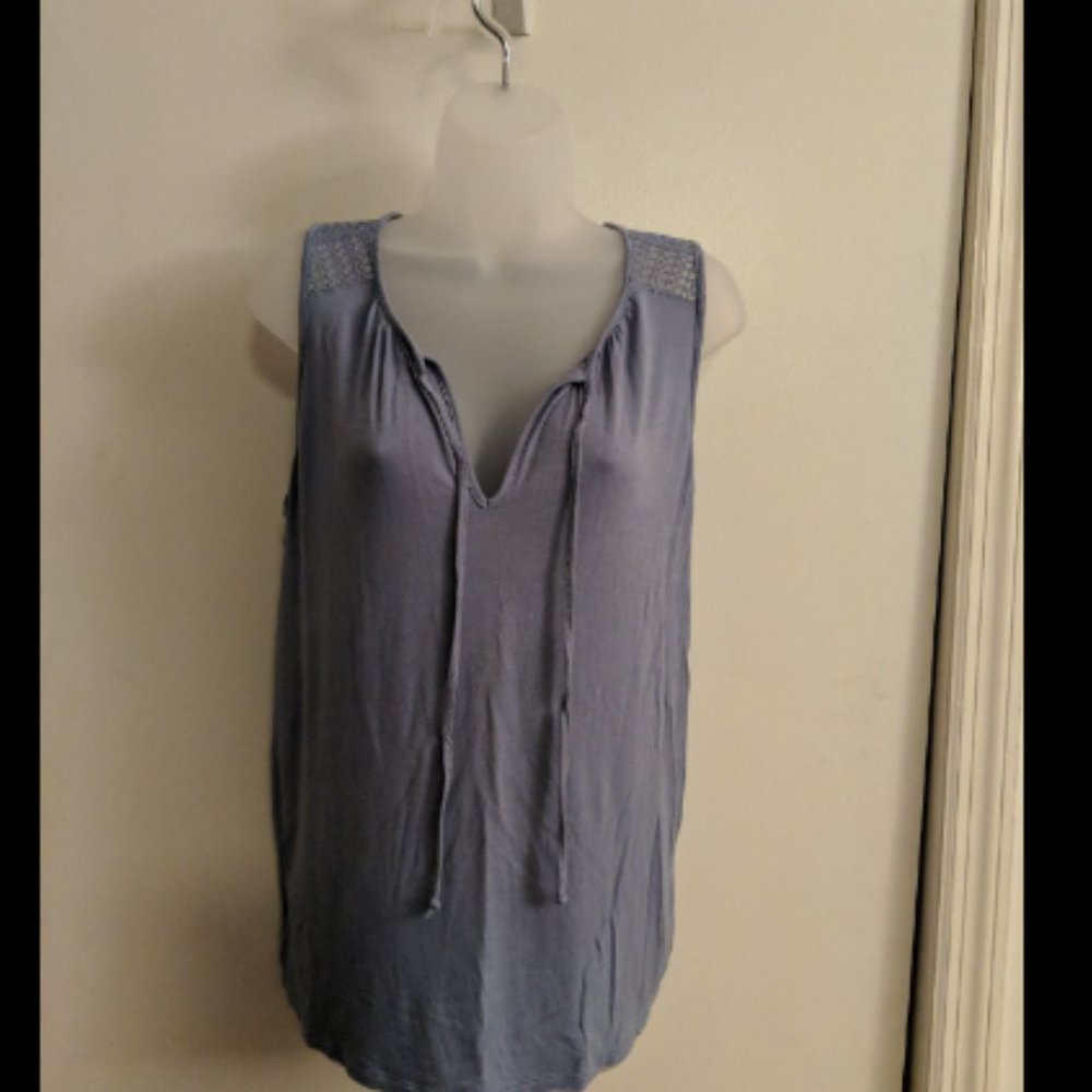 💖 $5 Banana Republic lilac tank top